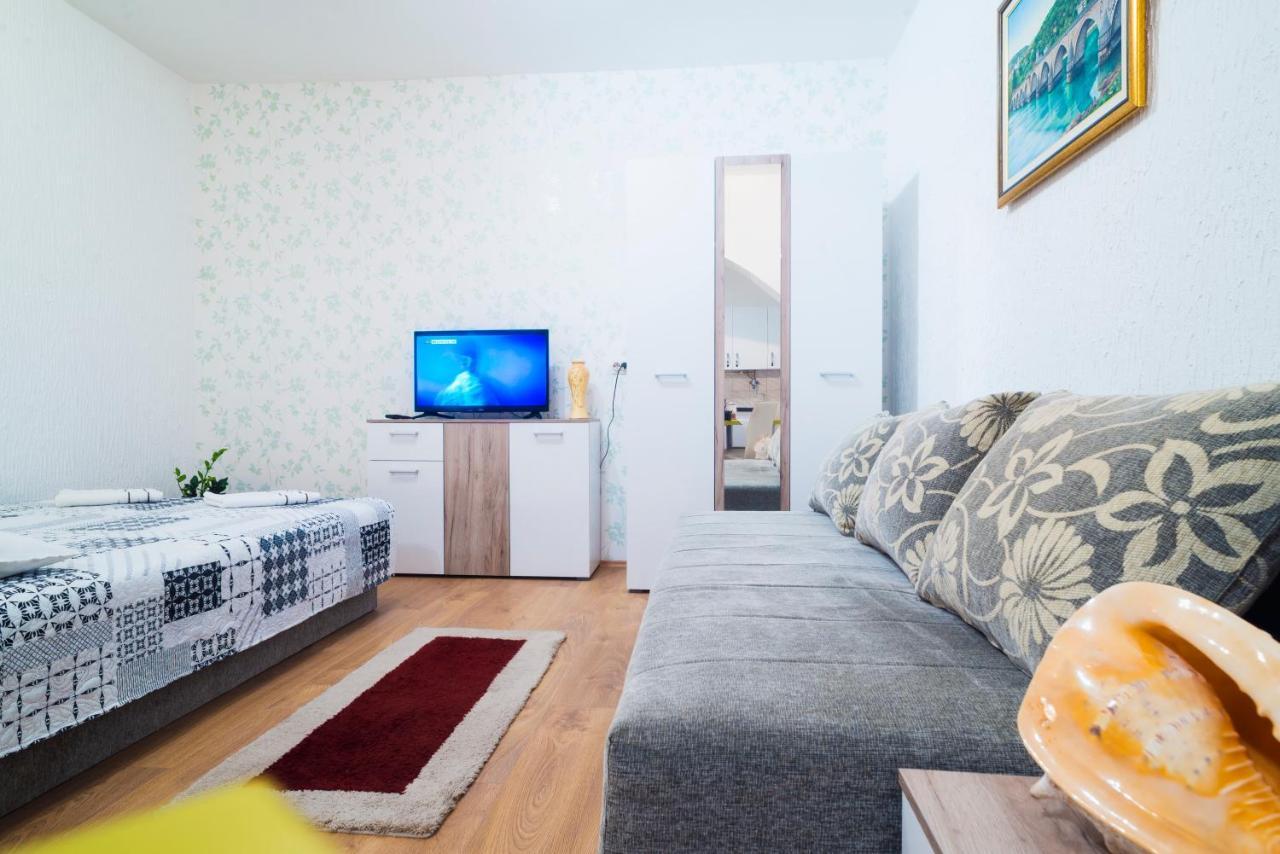 Apartmani Slavica Ягодина Екстериор снимка