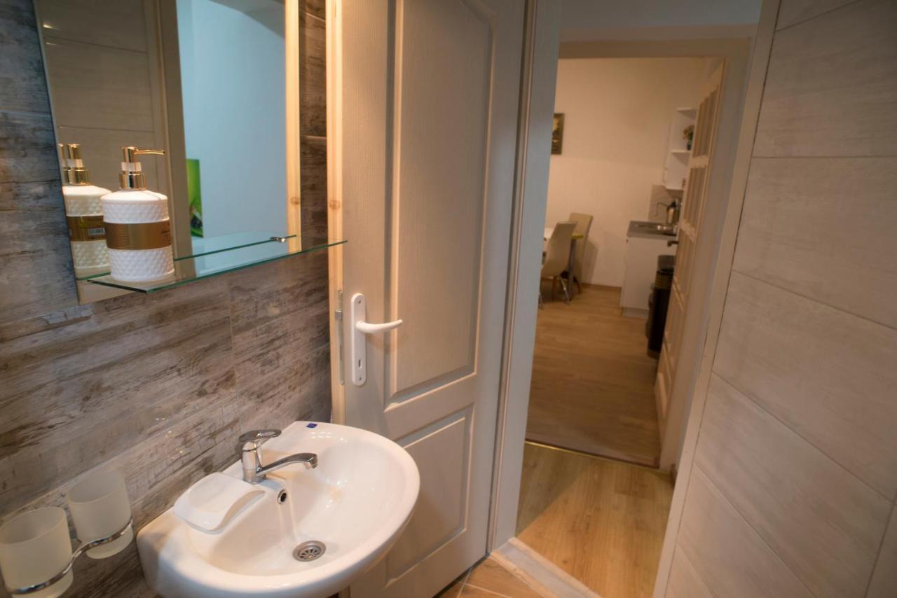 Apartmani Slavica Ягодина Екстериор снимка